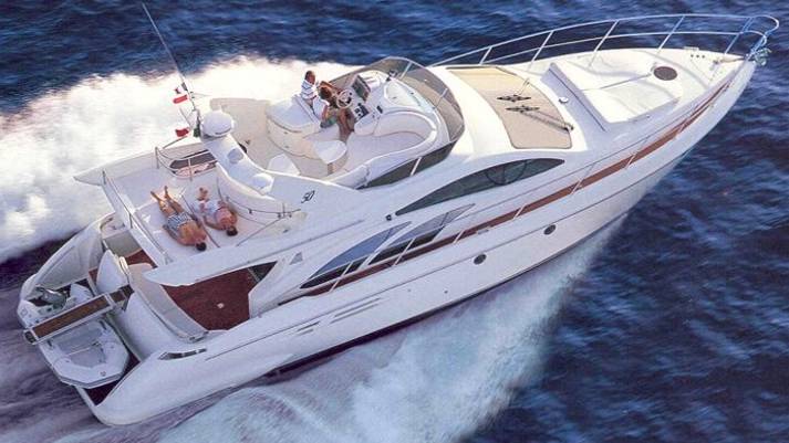 Azimut 55 Flybridge - barco a motor con leasing náutico
